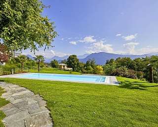 Pool im Garten 63A8568